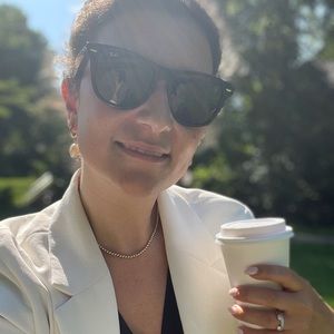 Meet your Posher, Stephanie